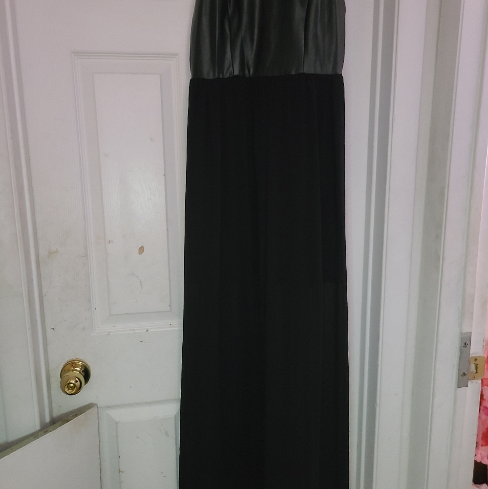 Maxi Dress, faux leather and flowy skirt